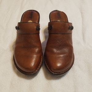 Born clogs